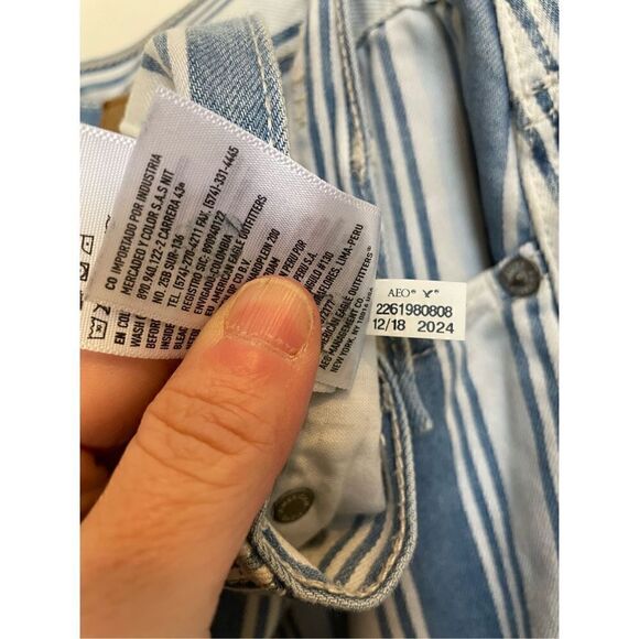 🔴 American Eagle blue and white striped mom jeans size size 6 - Picture 8 of 16